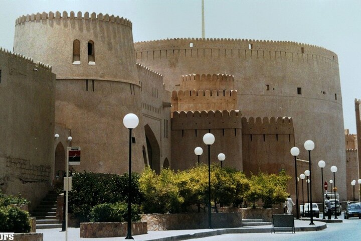 نیزوا تور عمان