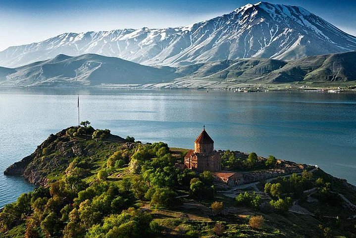 تور ارمنستان کوه های زیبا
